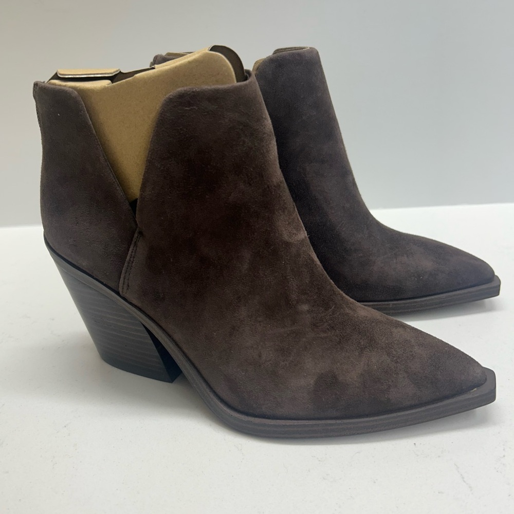 Vince Camuto Gigietta Brown Suede Bootie Size 6M